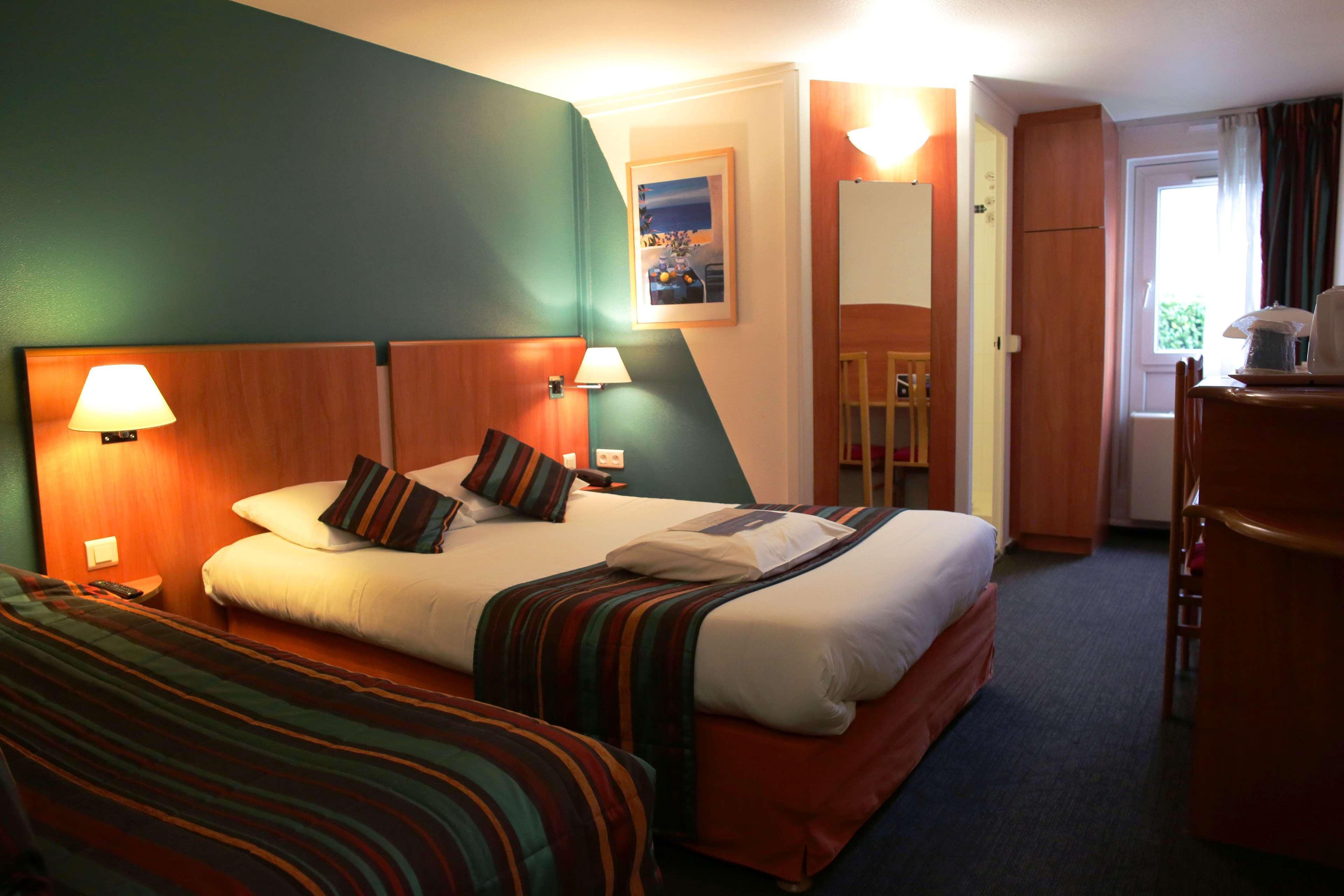 Kyriad Paris Sud Les Ulis Courtaboeuf Экстерьер фото
