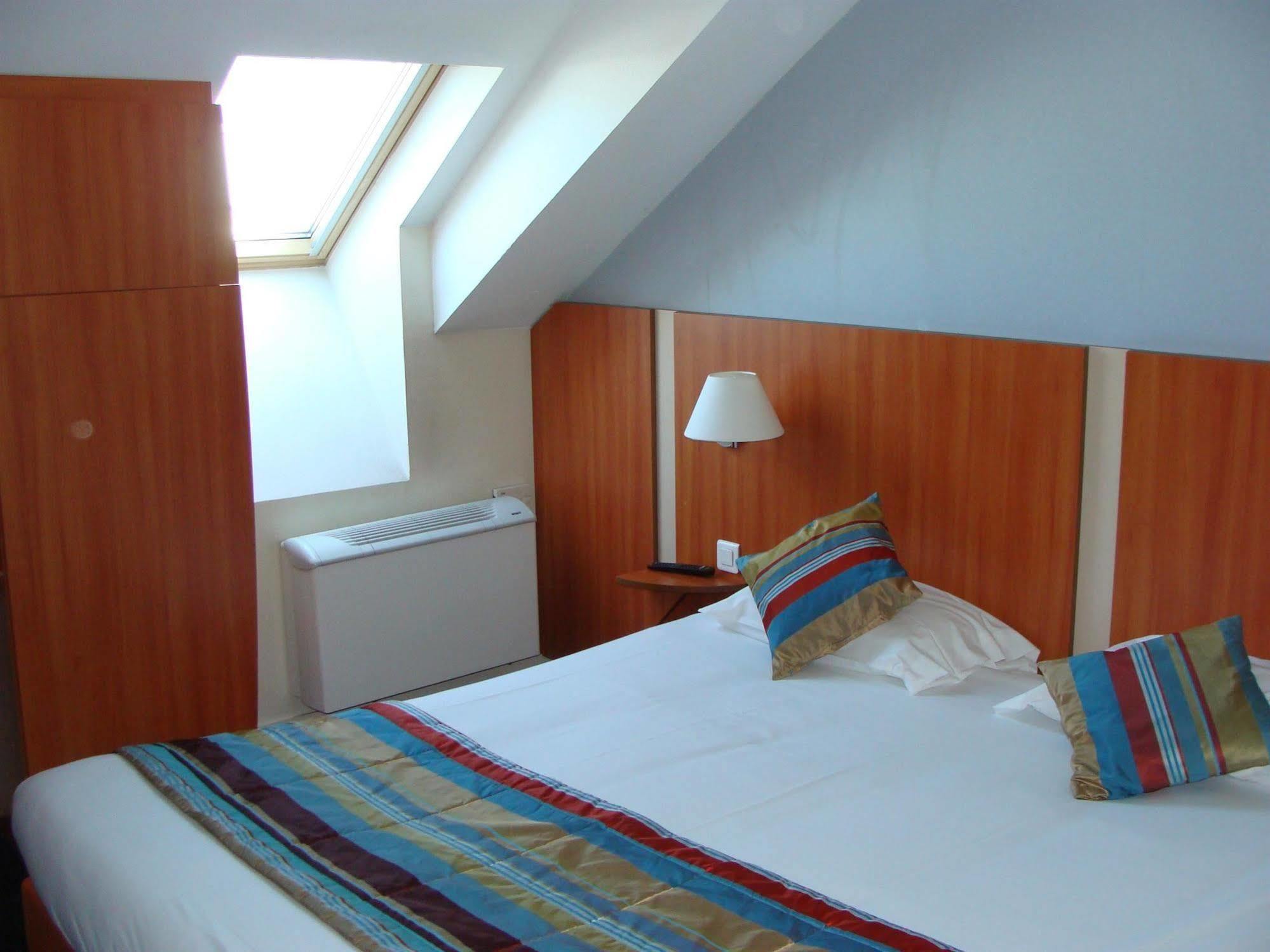 Kyriad Paris Sud Les Ulis Courtaboeuf Экстерьер фото